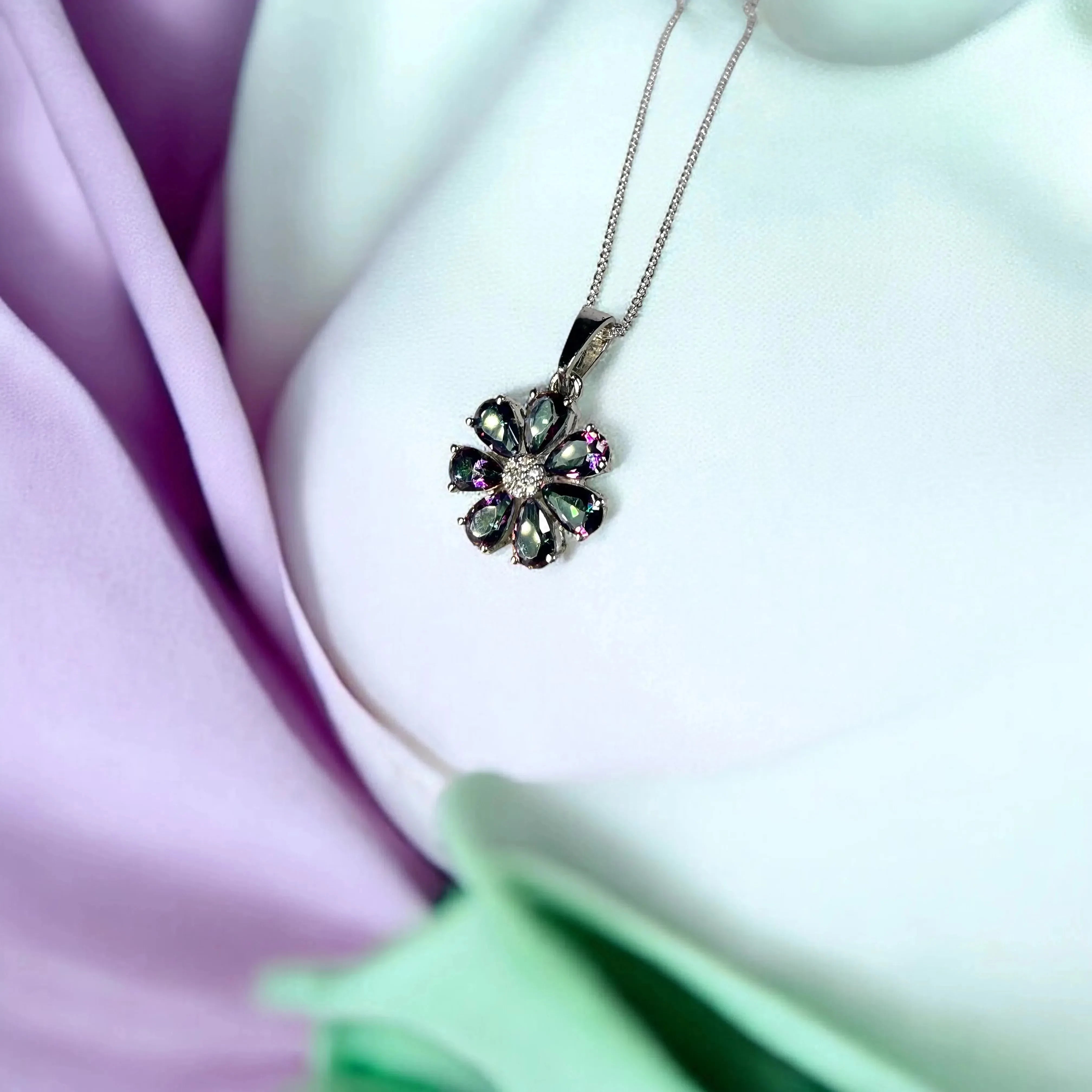 Enchanting Blossom: Mystic Quartz Flower Pendant - LA TATVA