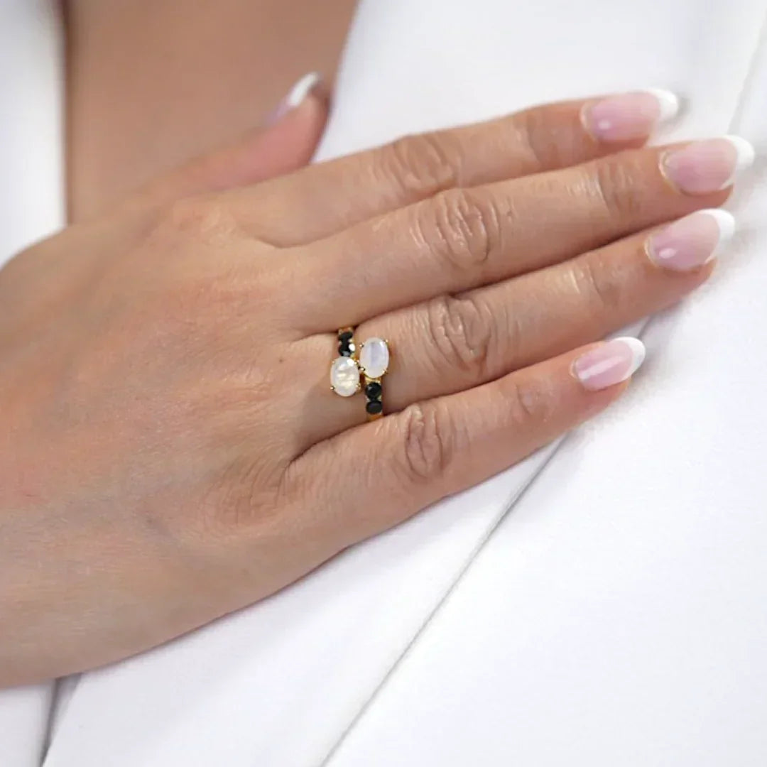 Handmade Moonstone and Black Onyx Ring - LA TATVA