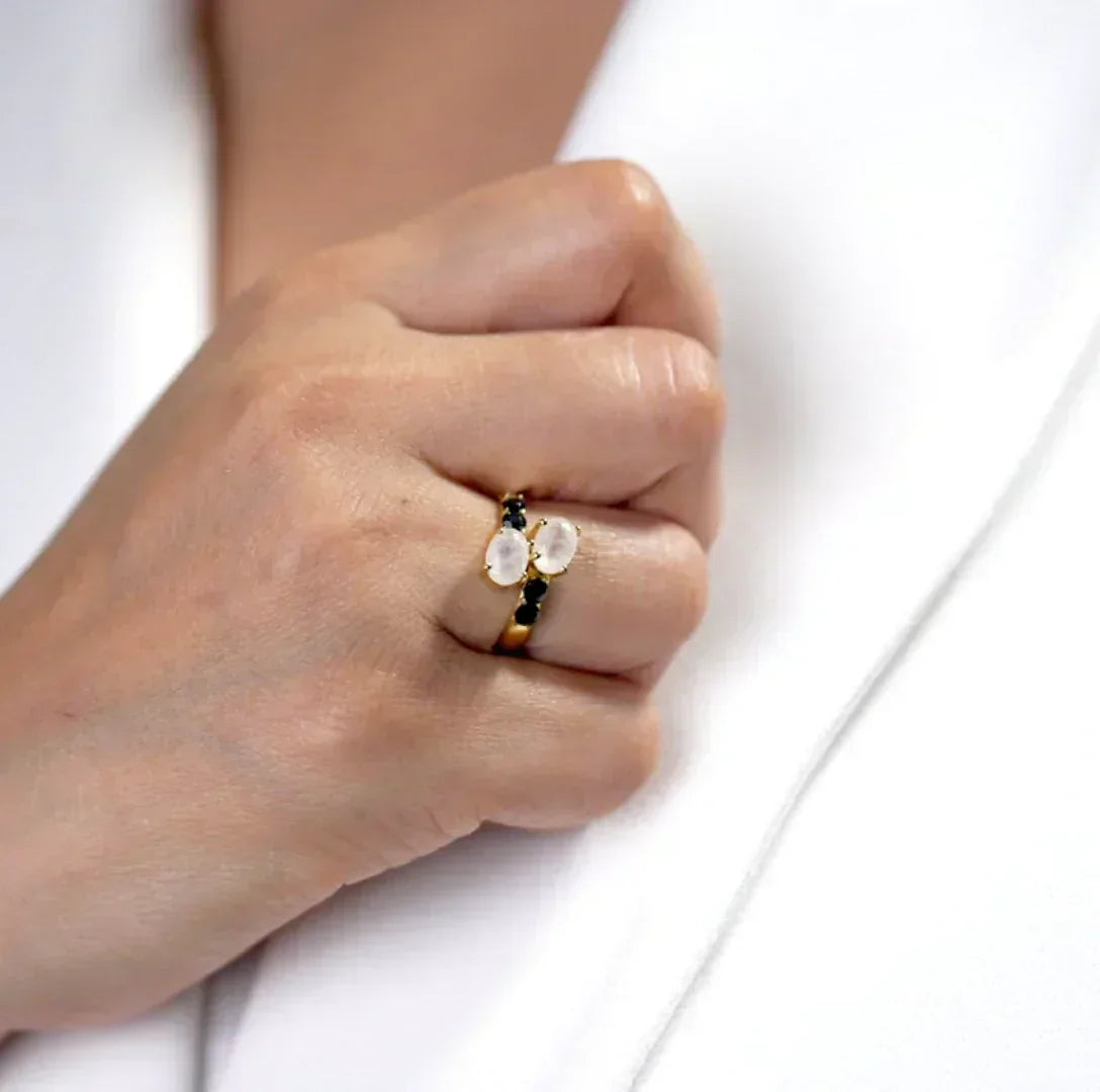 Handmade Moonstone and Black Onyx Ring - LA TATVA
